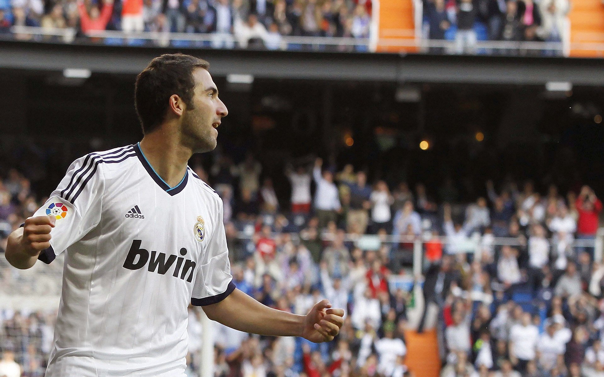 羽球赛场双星闪耀，中国队完胜泰国队，戴资颖点燃全场激情